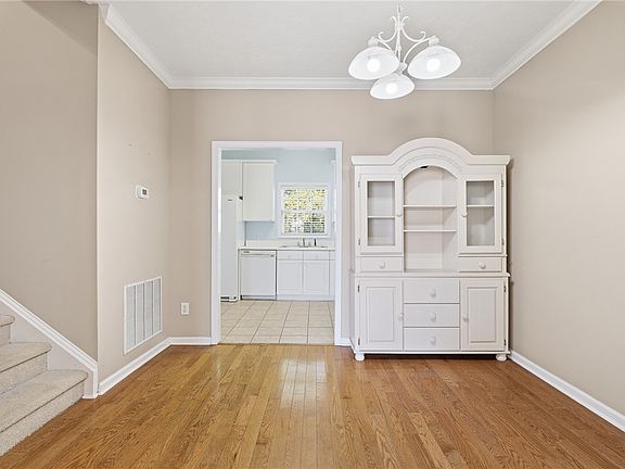 5th image of 1213 N Dean Rd