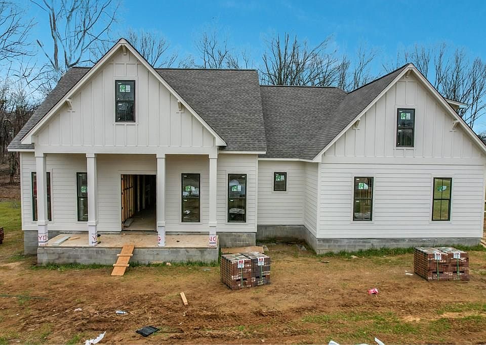 1st image of 717 Oxford Loop