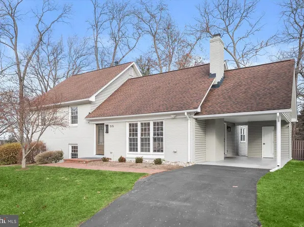 515 Woodland Ct NW, Vienna, VA 22180