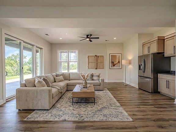 3rd image of 851 Rivers Edge Dr