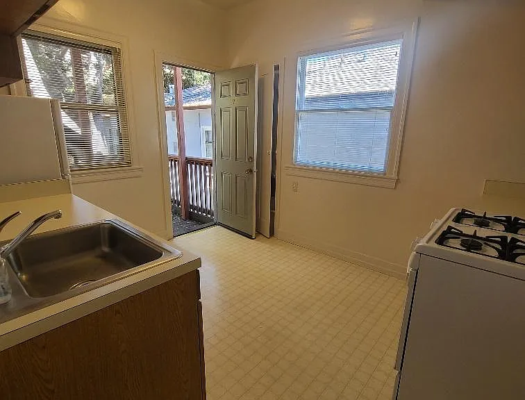 2667 Derby St #7 — Photo 3