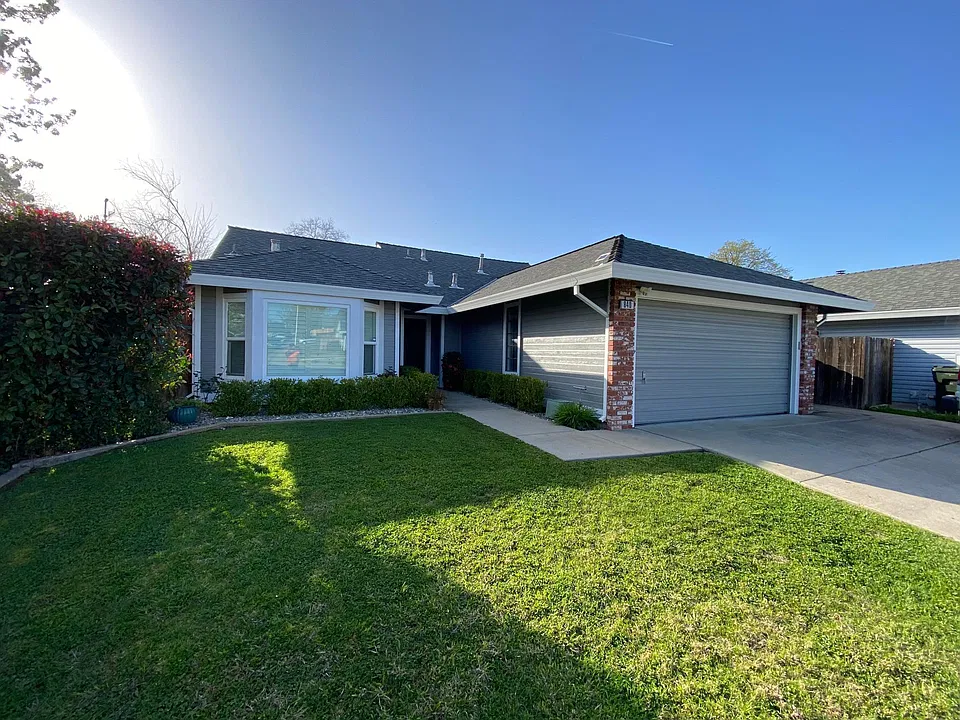 840 Portside Cir