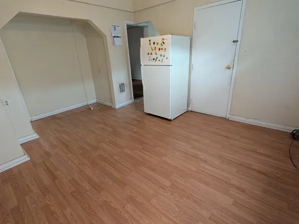 1495 State St #2R, New Haven, CT 06511