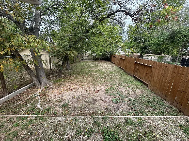 409 Canton St — Photo 22