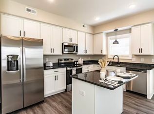 450 Glendale Dr, Clarksville, TN 37043