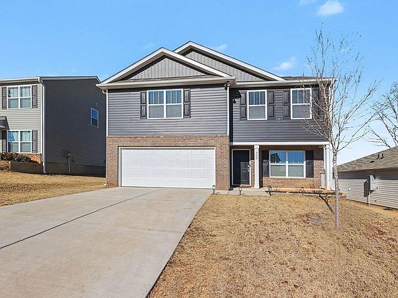 3rd image of 365 Valencia Cir