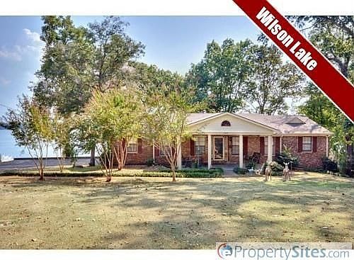 2nd image of 753 Lakeside Dr