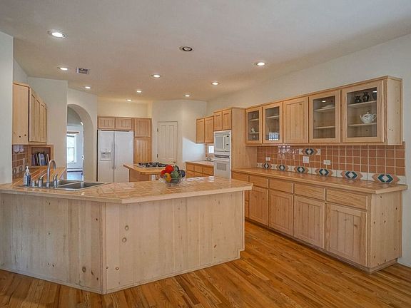 4th image of 3755 La Plaza Dr NW