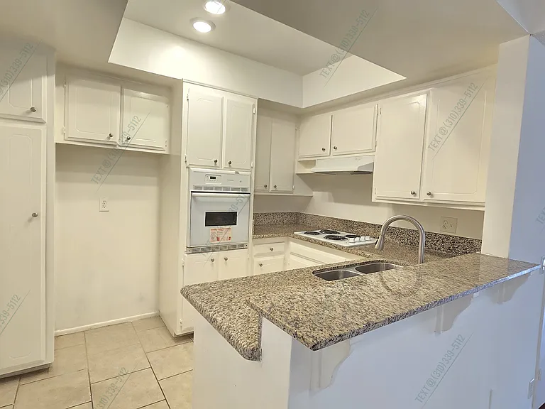 810 S Kingsley Dr #206 — Photo 8