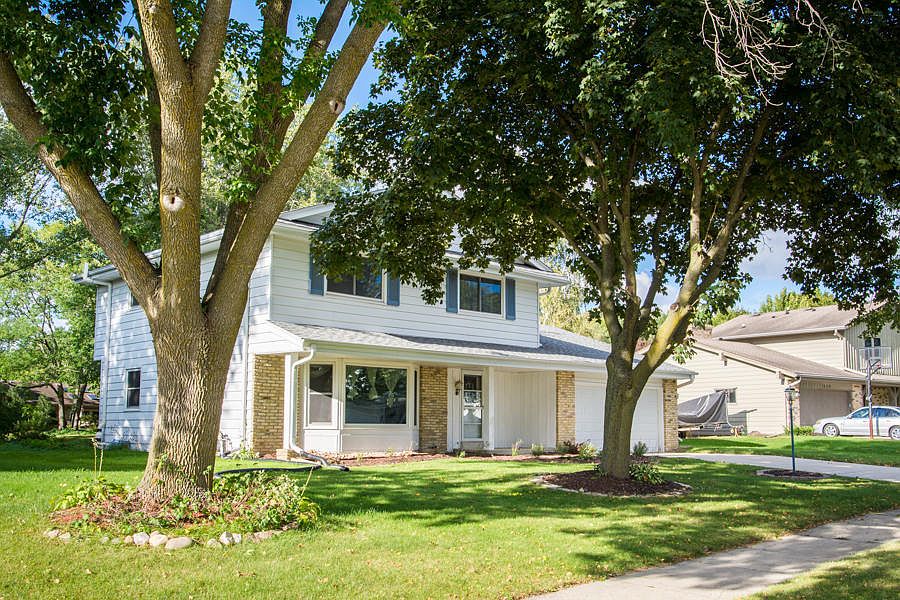 1st image of 623 Crestwood Dr