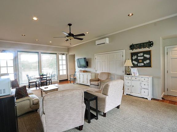 4th image of 245 Country Club Dr
