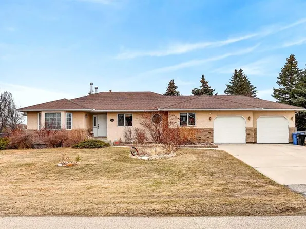 1124 E Gleneagles Dr, Carstairs, AB T0M 0N0