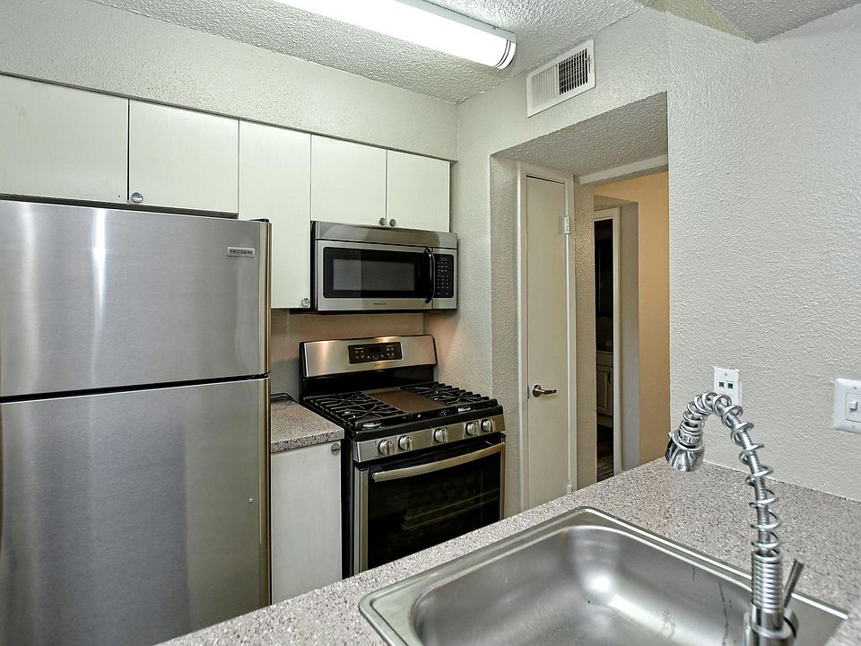 1st image of 1232 E 38th 1/2 St #212
