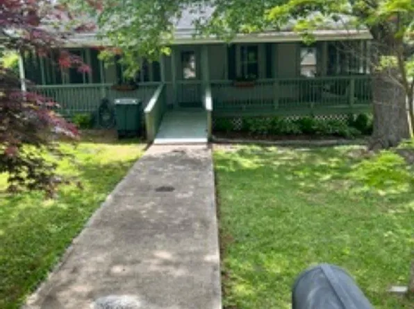 303 N Catherine St, Pickens, SC 29671