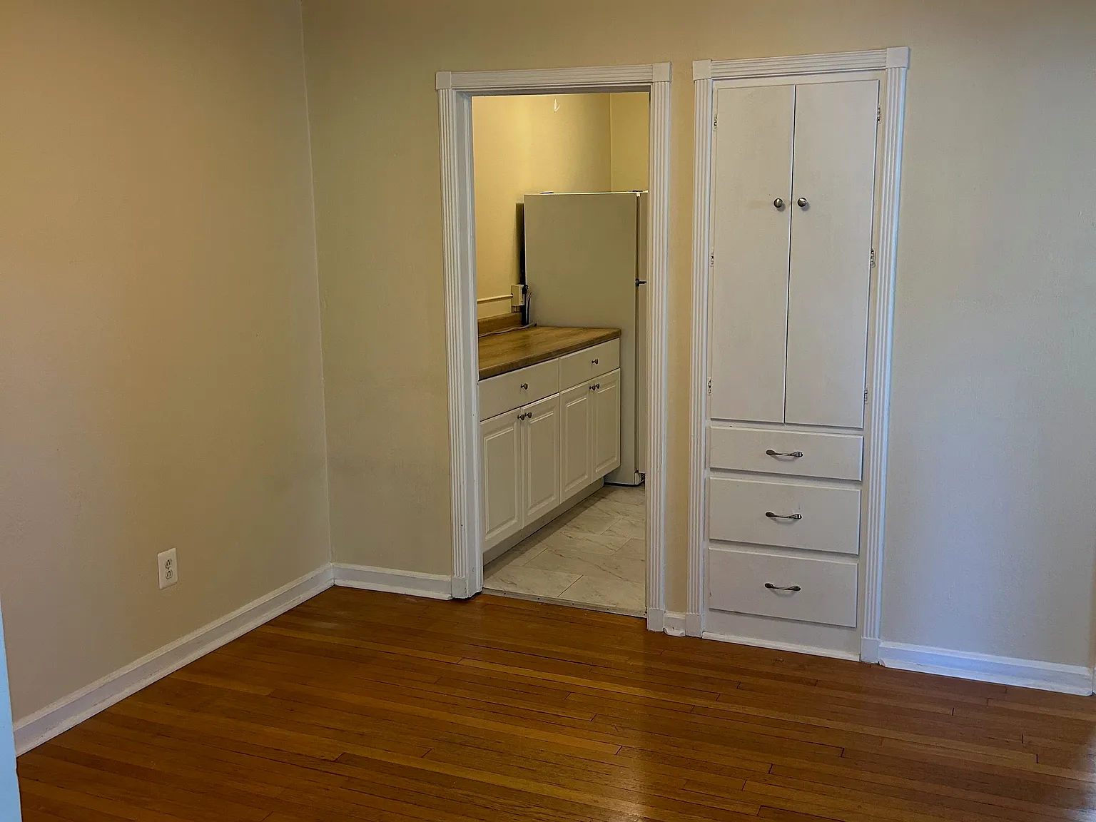 1 bed, 850 sqft, $1,150 — Photo 4