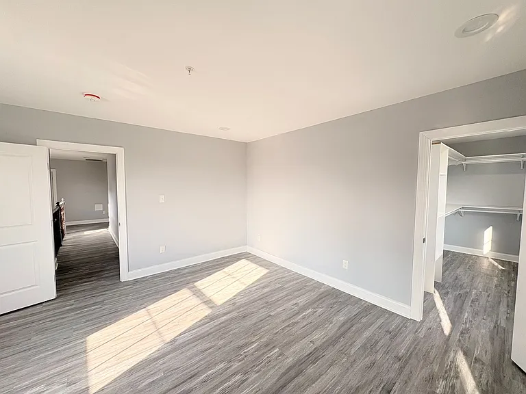 6710 Hudson St — Photo 14