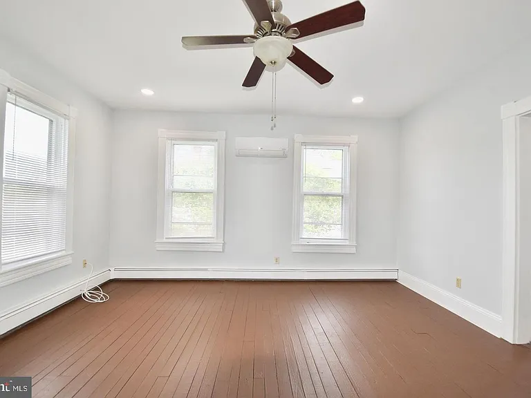 205 Oakley St #2 — Photo 14