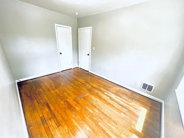 1571 Waltham Rd — Photo 10