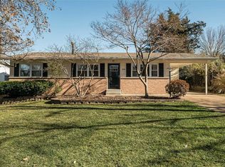 1240 Capri Dr, Saint Louis, MO