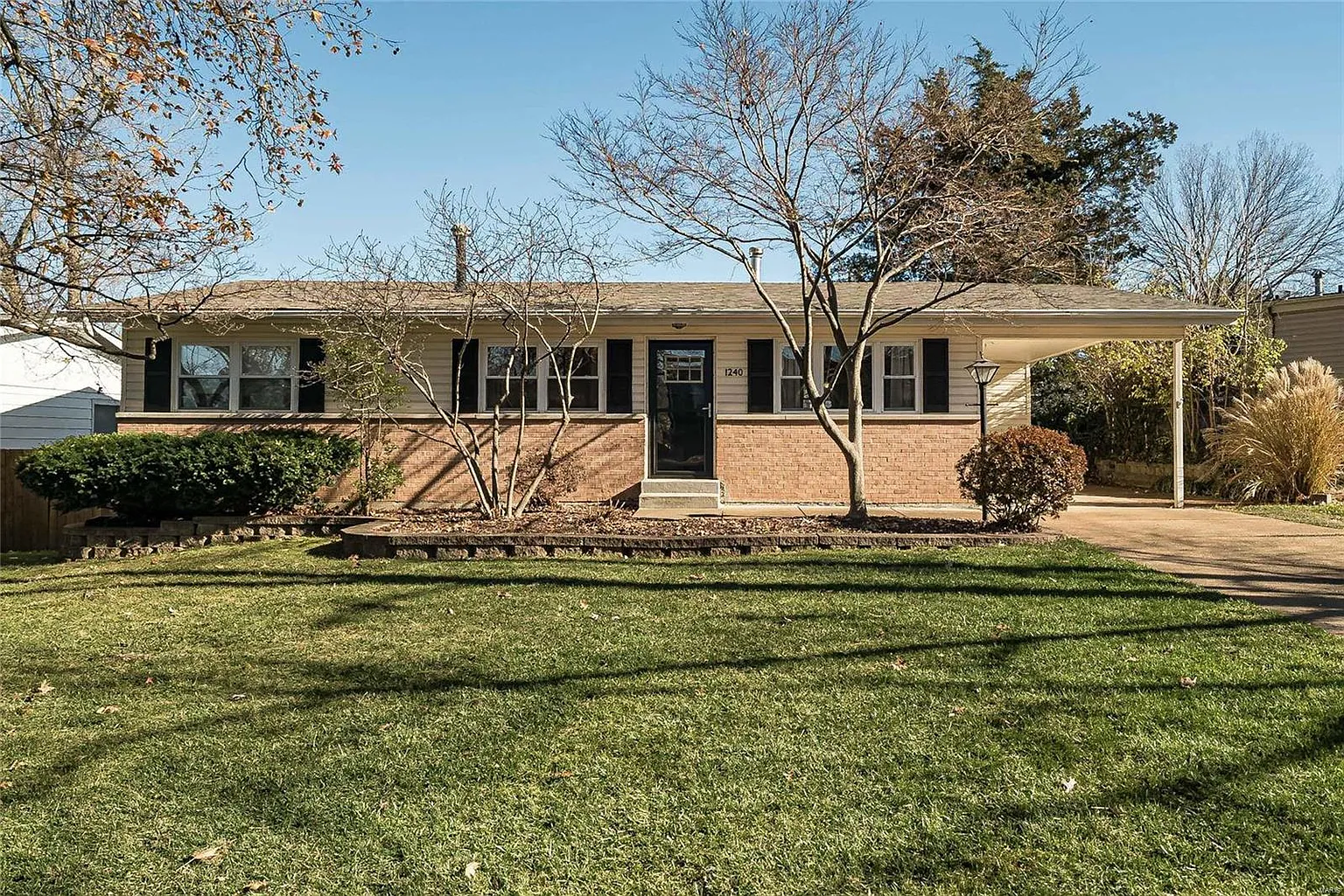 1240 Capri Dr photo 1