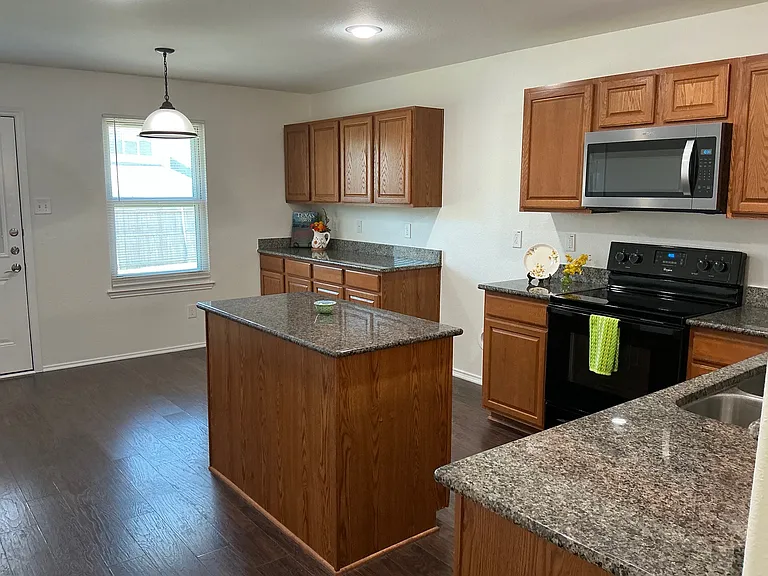 Large eat-in kitchen