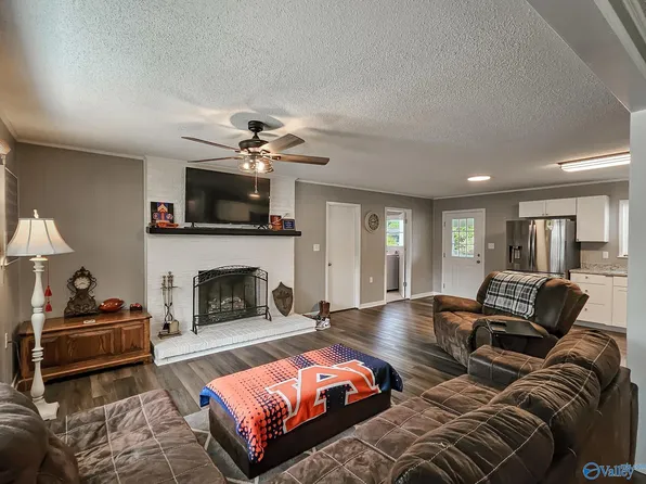 504 Monroe St NW, Hartselle, AL 35640