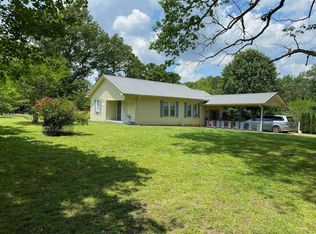 1040 Neill Cemetery Dr, Savannah, TN 38372