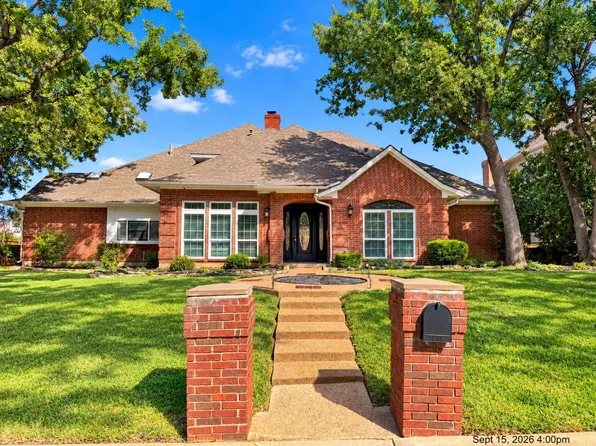 2103 Bay Club Dr, Arlington, TX 76013