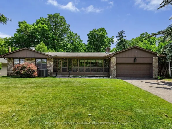 73 Forest Grove Dr, Toronto, ON M2K 1Z4