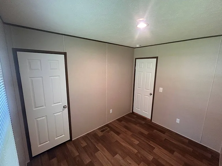 82 White Oak Vlg — Photo 8