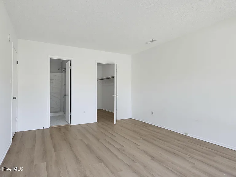 305 W Willowood Ln — Photo 33