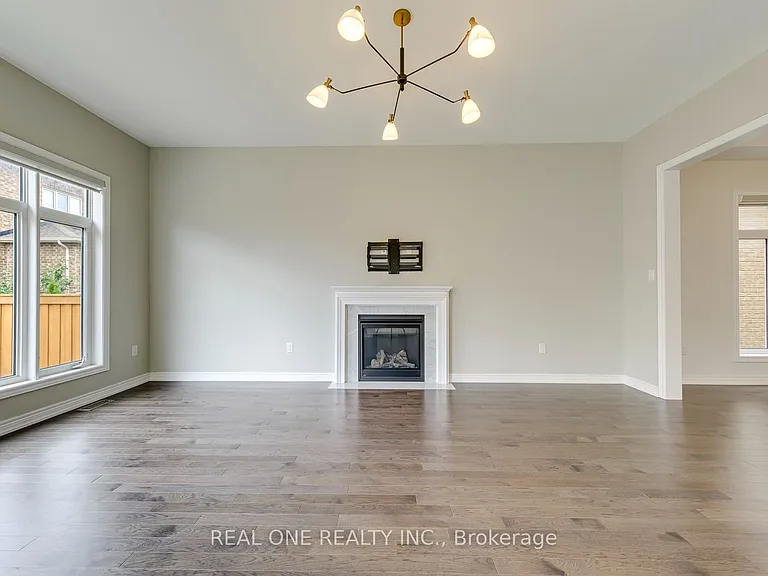 140 Zachary Cres — Photo 10