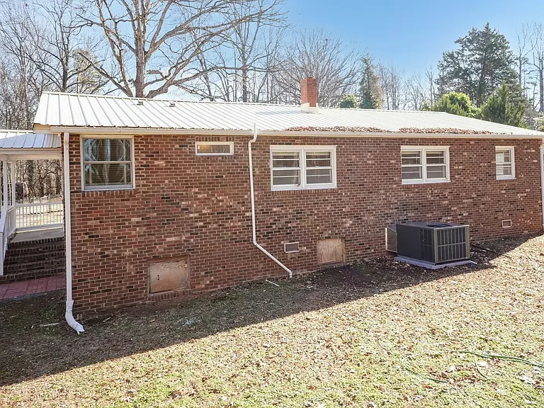 518 Buttonwood Dr — Photo 8