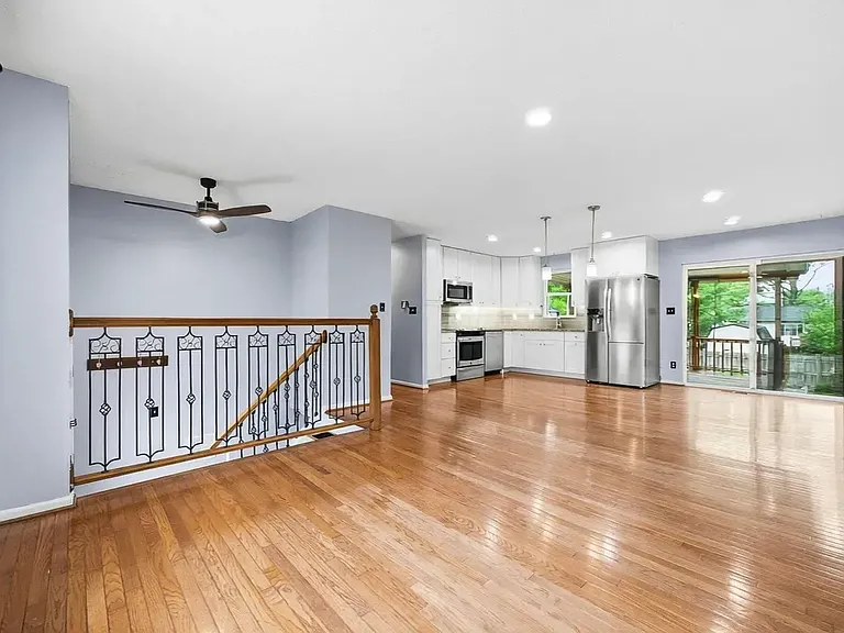 721 Mistletoe St — Photo 4