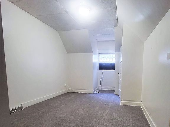 3rd image of 462 S Aiken Ave #9