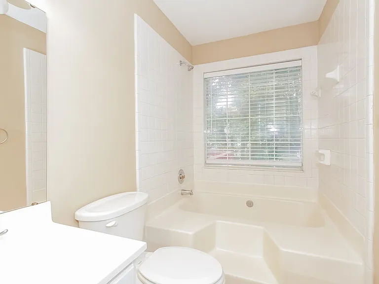 8307 Houndstooth Dr — Photo 13