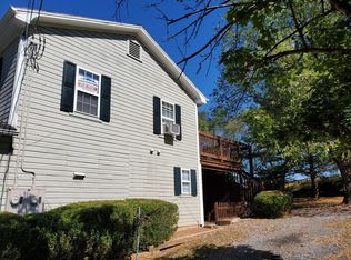 36 Zion Church Rd #B, Middletown, VA 22645