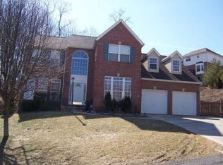 206 Lake Colony Dr, Venetia, PA 15367