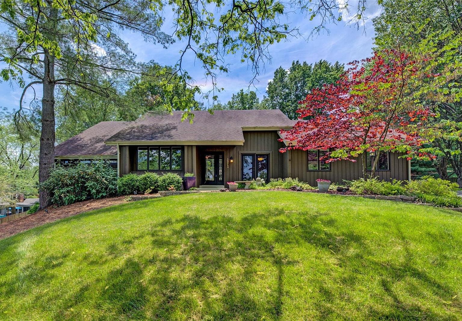 15063 Isleview Ct, Chesterfield, MO 63017 Zillow