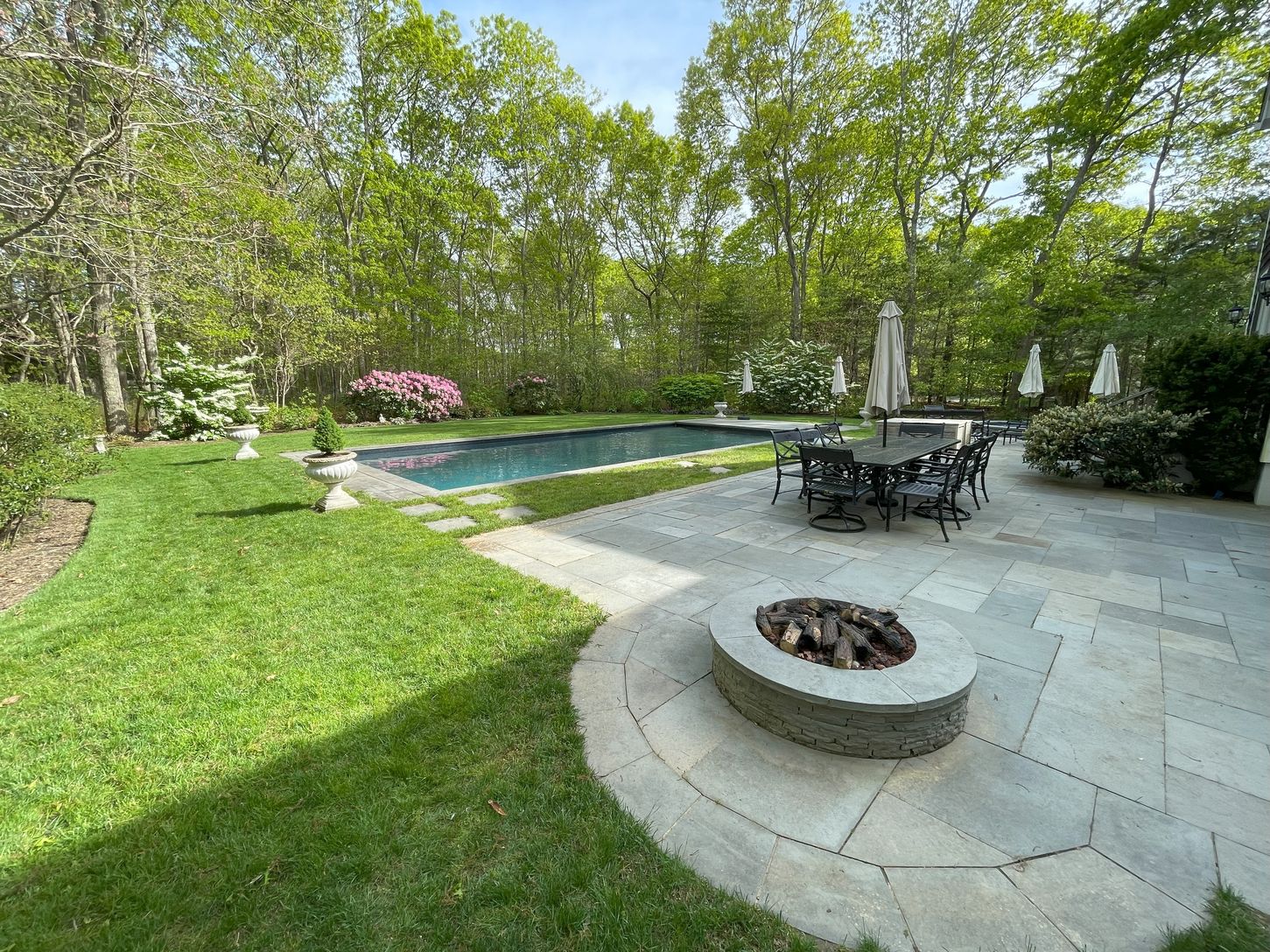  Rear patio/firepit