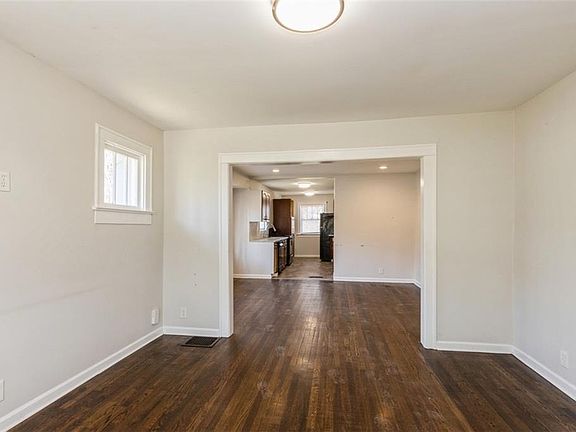 5th image of 1400 E 66th St