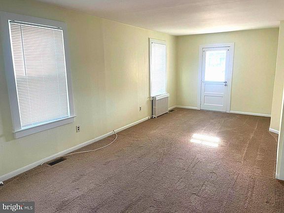 2nd image of 180 Easton Rd Floor 1