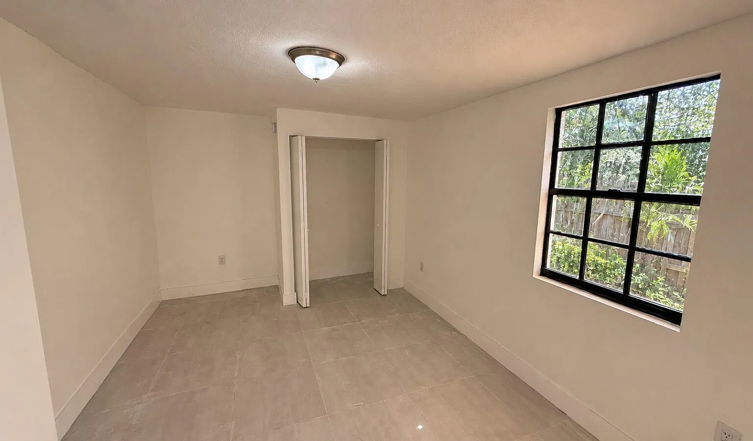 2 bed, 1.0 bath, 1120 sqft, $2,095 — Photo 4