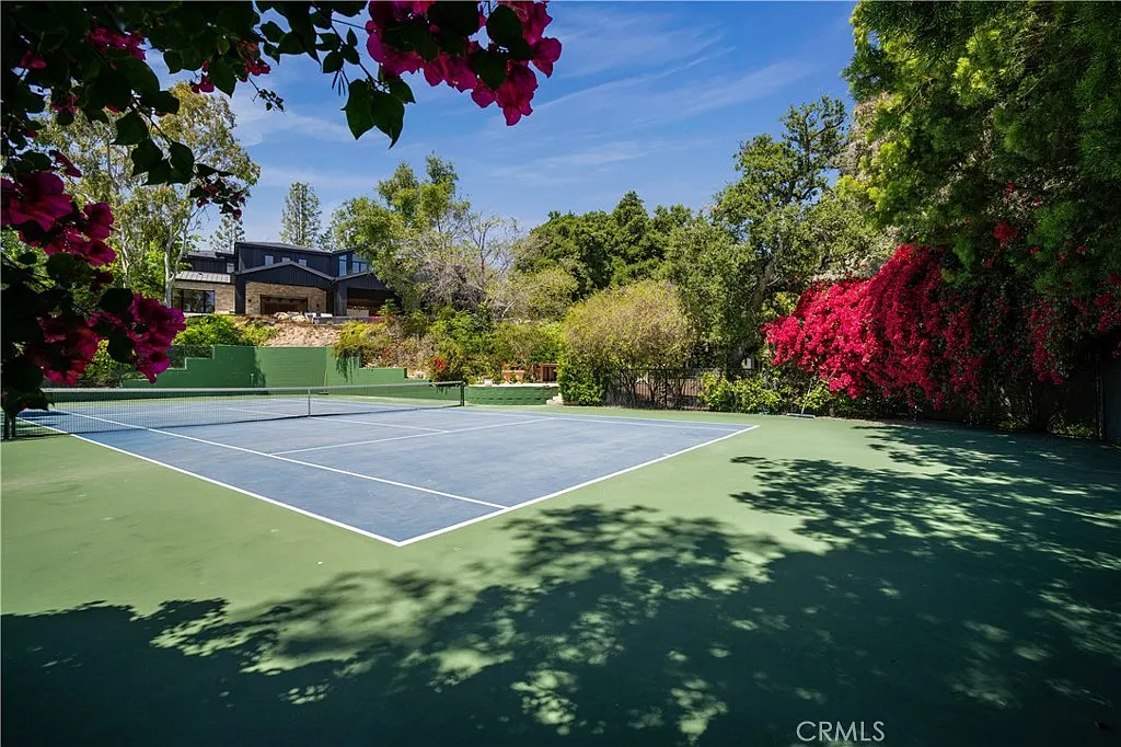 7 bed, 11.0 bath, 15110 sqft, $175,000 — Photo 1