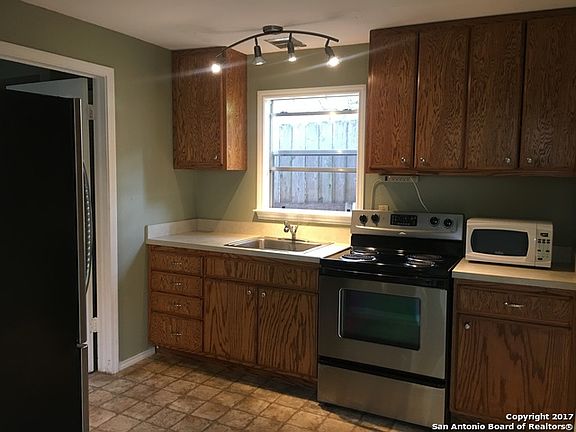 3rd image of 135 Corona Ave #2