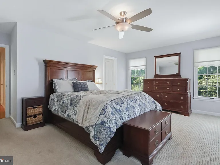 900 Hickory Cir — Photo 17