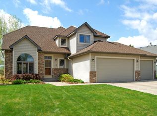 25 Indian Hills Dr, Circle Pines, MN 55014