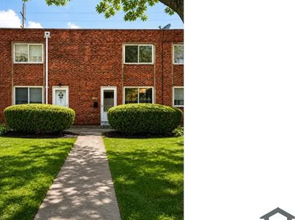 5974 Glenway Dr #A, Brookpark, OH 44142