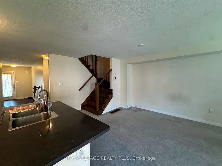 4 Prestwick St — Photo 6