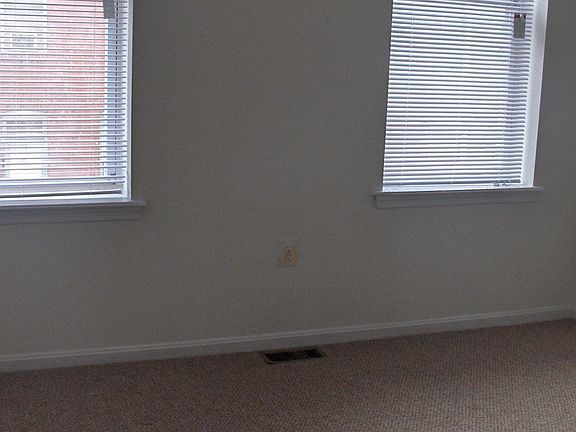 Front Bedroom new carpet